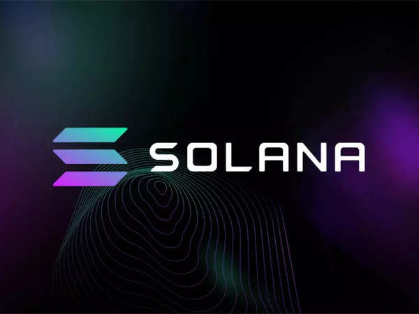 Crypto Update: Is Solana starting to form a trend reversal pattern?